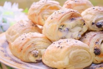 СЛОЕНКИ С ТВОРОЖНОЙ НАЧИНКОЙ И ИЗЮМОМ 5 Загружен дляСЛОЕНКИ С ТВОРОЖНОЙ НАЧИНКОЙ И ИЗЮМОМ