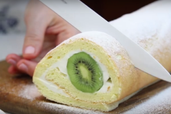 Бисквитный рулет «Глаз дракона»: вкусный и очень эффектный