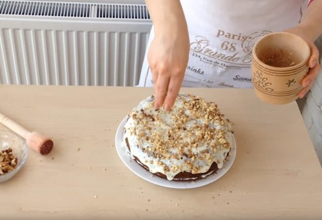 krasivoe-oformlenie-torta-min