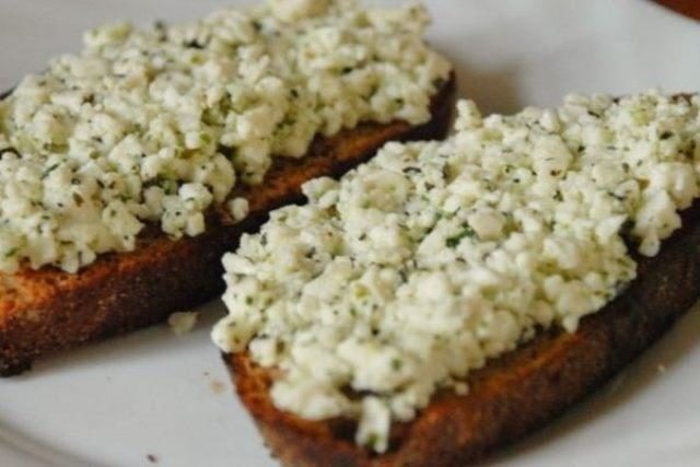 12 вкуснейших намазок на хлеб, которые утолят голод в два счёта! namazki-dlea-buterbrodov1