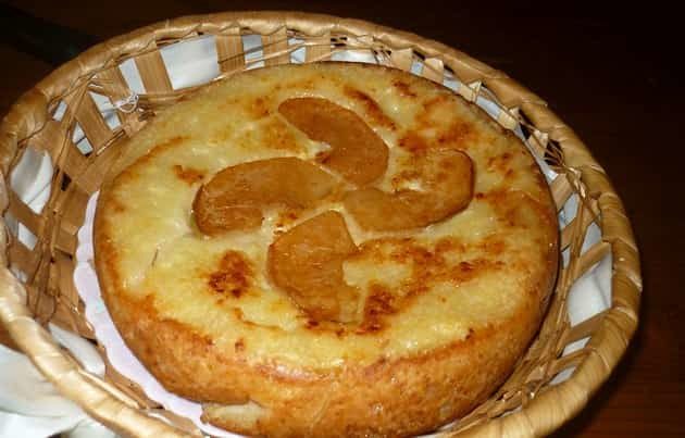 Яблочный пирог на кефире, вкуснее чем шарлотка. Мало теста и так много начинки! 7 yablochnyj-pirog-s-tvorogom-v-multivarke