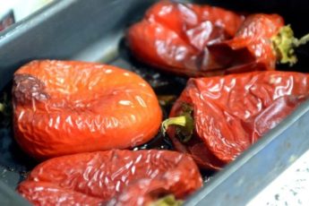lenyus-zakatyvat-kuchu-banok-pertsy-i-tomaty-na-zimu-8