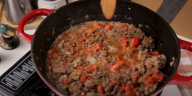 Это так вкусно, ? что я готовлю его минимум 3 раза в неделю! Домашняя лазанья на ужин! На тарелке ничего не останется! Делюсь вкусным рецептом