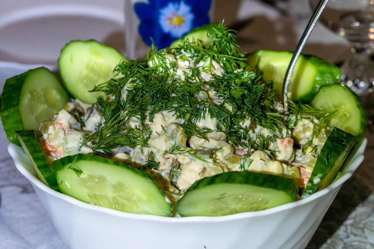 Присутствуют ли в Оливье яблоки – что говорят опытные хозяйки 11 Присутствуют ли в Оливье яблоки – что говорят опытные хозяйки