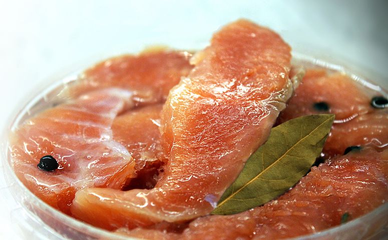 Самые актуальные три рецепта засолки вкусной красной рыбы