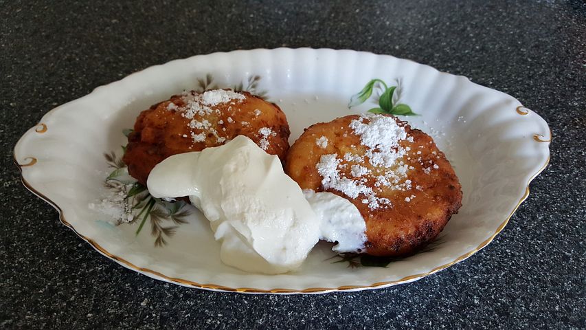 Сырники — быстрее и вкуснее не придумаешь! 12 Сырники — быстрее и вкуснее не придумаешь!