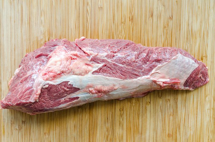 По каким причинам не рекомендуют мыть мясо