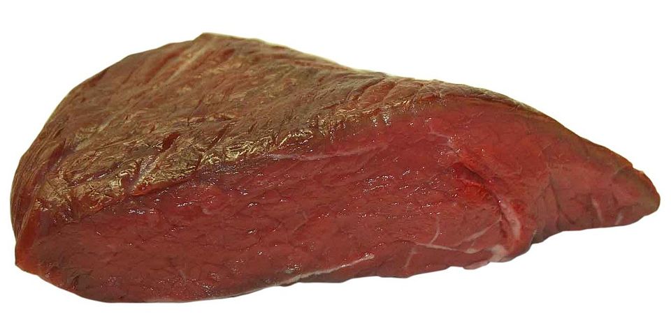 По каким причинам не рекомендуют мыть мясо