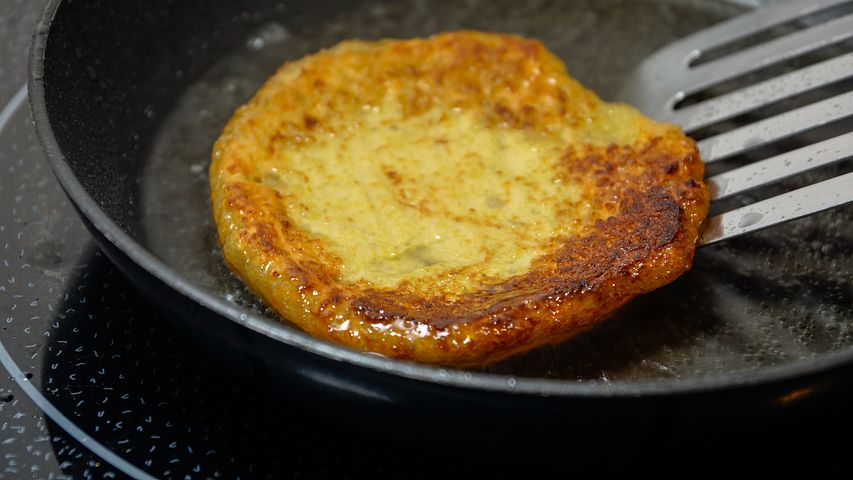 Рецепт вкусных и пышных без дрожжевых оладушек – легко и быстро