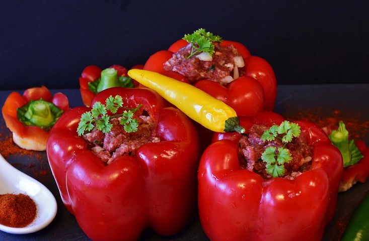 Фаршированные перцы с мясной начинкой и рисом – нет ничего более ароматного и сочного