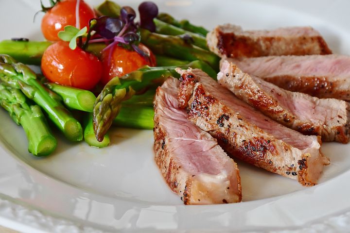 “Какие необычные продукты помогают добиться мягкости мяса “