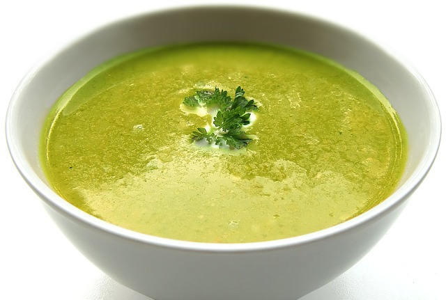 Как приготовить гороховый суп: получается вкусным и наваристым