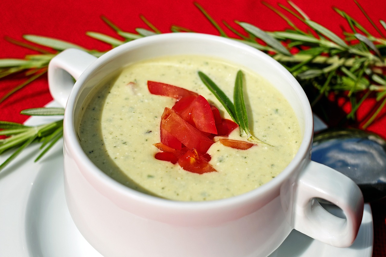 Как приготовить гороховый суп: получается вкусным и наваристым