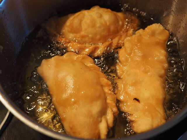 Как приготовить дома беляши из мяса по ГОСТу – вкус, как в детстве