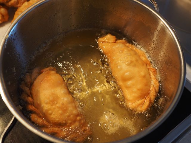 Как приготовить дома беляши из мяса по ГОСТу – вкус, как в детстве
