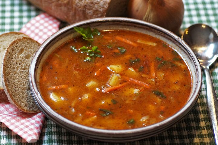 Сытный и пряный грузинский суп харчо – кавказская кухня