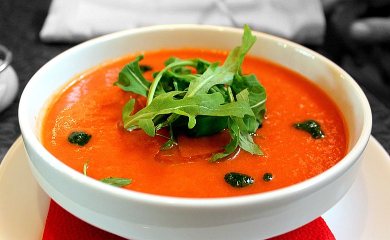 Сытный и пряный грузинский суп харчо – кавказская кухня