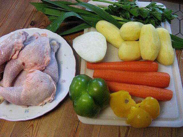 Вкусный зеленый борщ из первой зелени