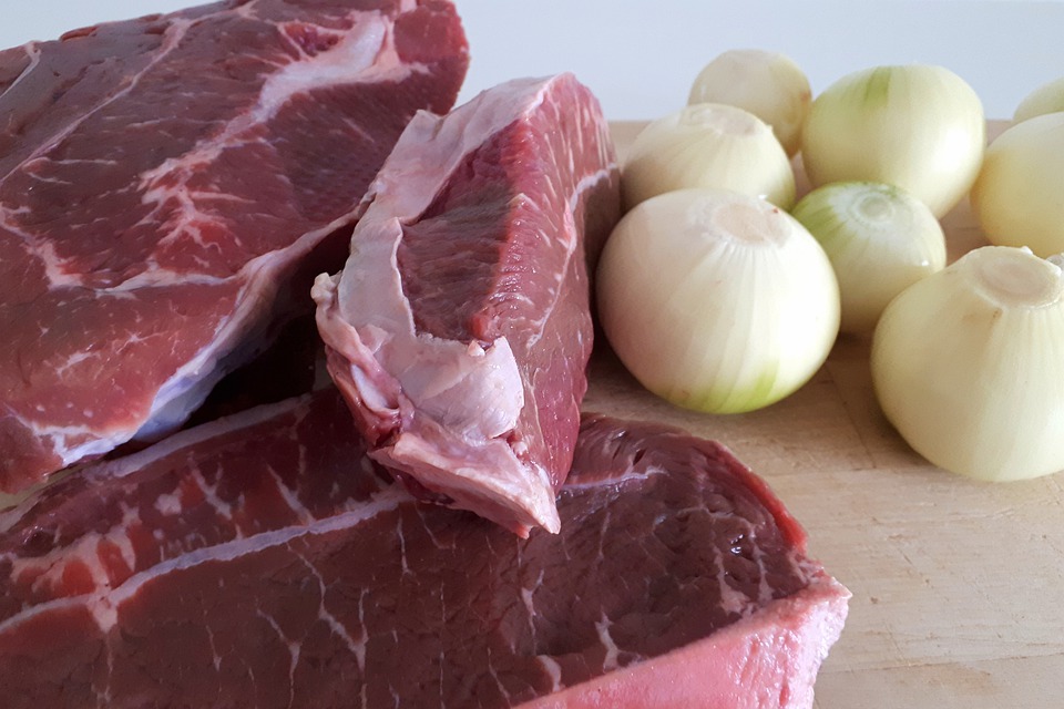 Как приготовить вкусный и сочный гуляш из свинины
