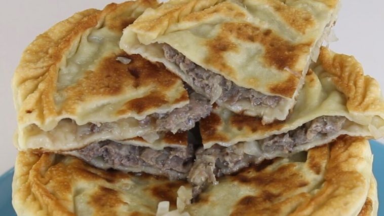 Эти лепешки вкуснее чебуреков: сочные и безумно вкусные