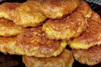 Капусту взбиваем с кефиром и получаем вкусные ленивые пирожки: рецепт от бедного еврея