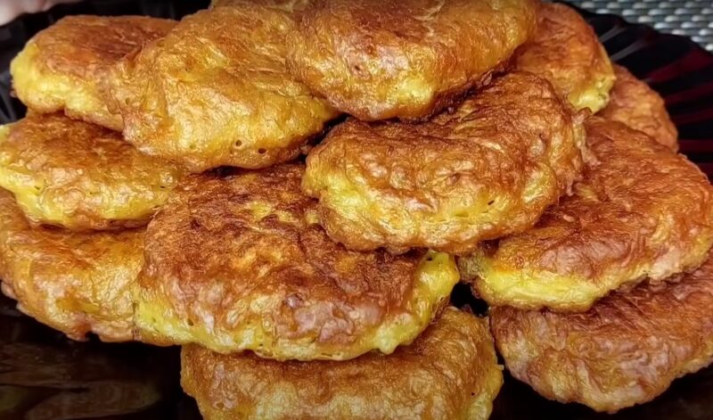 Капусту взбиваем с кефиром и получаем вкусные ленивые пирожки: рецепт от бедного еврея 4 Капусту взбиваем с кефиром и получаем вкусные ленивые пирожки: рецепт от бедного еврея