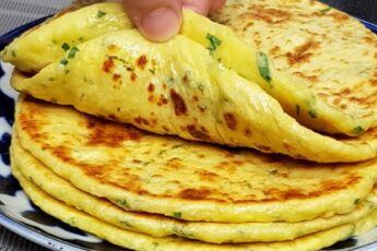 Картофель, мука и зелень — вкуснее всяких чебуреков. Ароматные лепёшки на сковороде 18 Картофель, мука и зелень — вкуснее всяких чебуреков. Ароматные лепёшки на сковороде