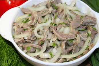 Куриные желудочки считаются дешевым субпродуктом, но стоит их замариновать как шашлык, как все меняется.