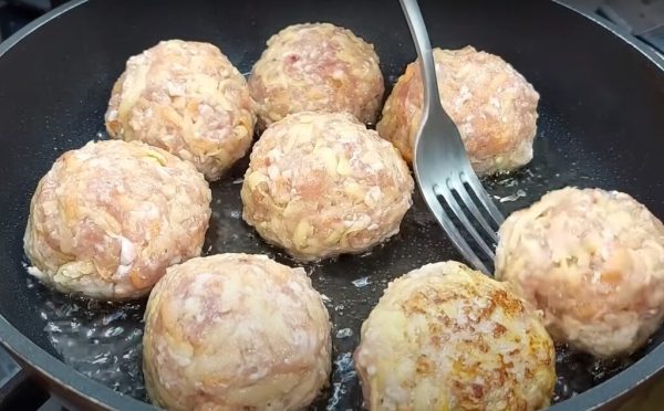 Не кладите вы рис в тефтельки, давайте их сделаем по-настоящему вкусными!