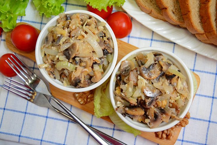 Прекрасная закуска по-грузински за полчаса: шампиньоны с грецкими орехами