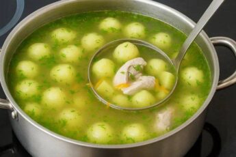 Ешь хоть каждый день! Вкусный, ароматный и простой в приготовлении суп, несомненно станет вашим любимчиком.