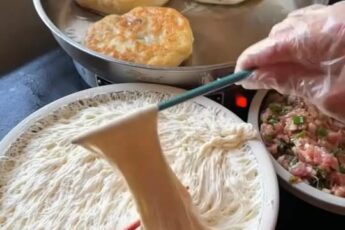 Китайские лепешки с мясом : пошаговый рецепт сочных слоеных лепешек из жидкого теста 1 Китайские лепешки с мясом